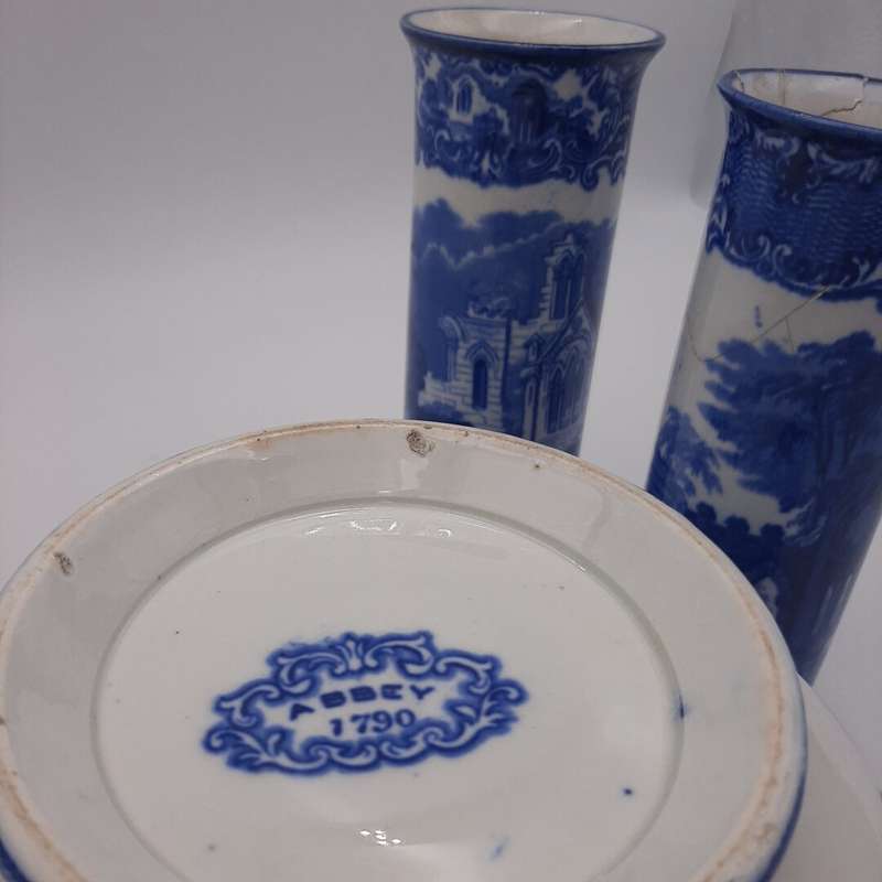 "Abbey" 1790 Bowl and Two Bud Vases