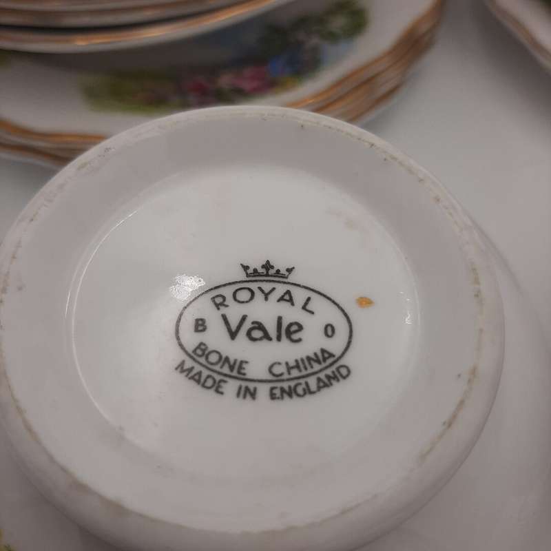 "Royal Vale" Set