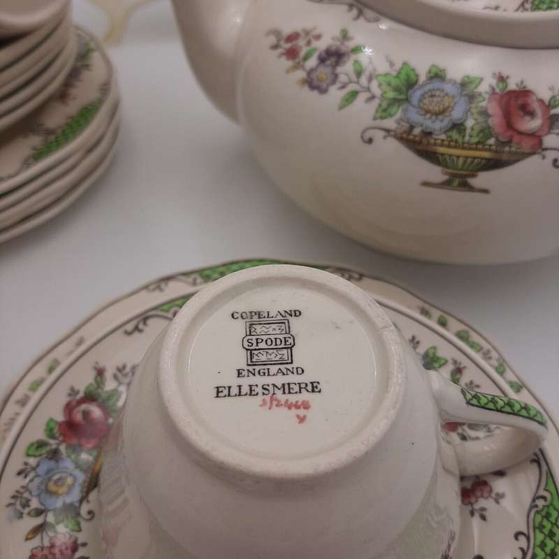 "Spode" Ellesmere Tea Set