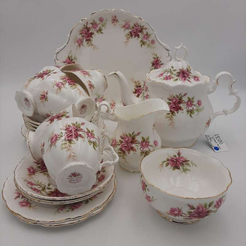 "Royal Albert" Romance Tea Set