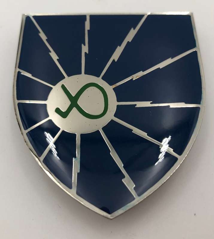 School of signals (left) metal shoulder flash