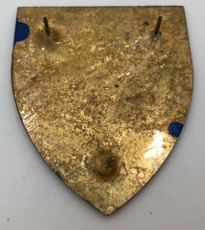 1 locating regiment (left) metal shoulder flash
