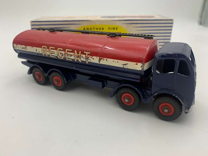Dinky Toy Foden 14 Ton Tanker 'Regent' No. 942 (1955-57)