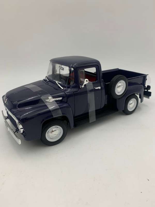 Road Signature FORD F100 Pick Up (1953) Die Cast Model Car