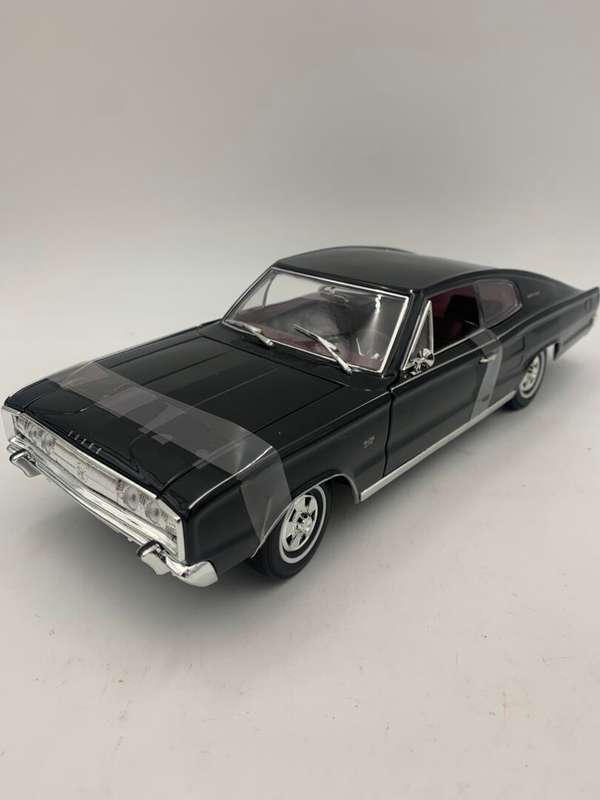 Road Signature Dodge Charger (1966) Die Cast Model Car