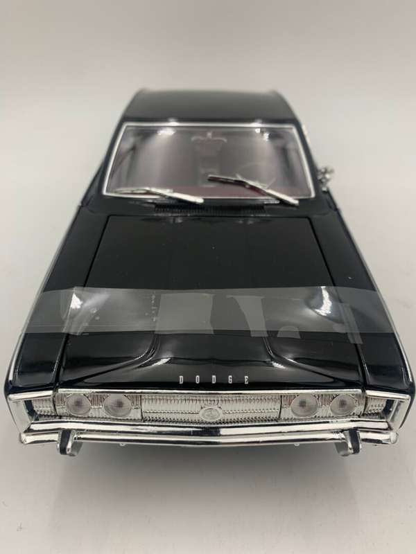 Road Signature Dodge Charger (1966) Die Cast Model Car