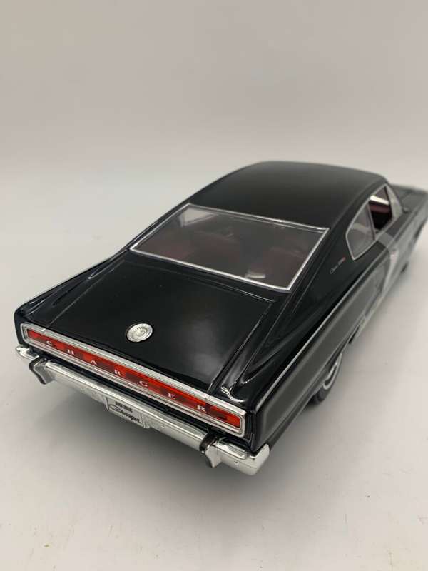 Road Signature Dodge Charger (1966) Die Cast Model Car