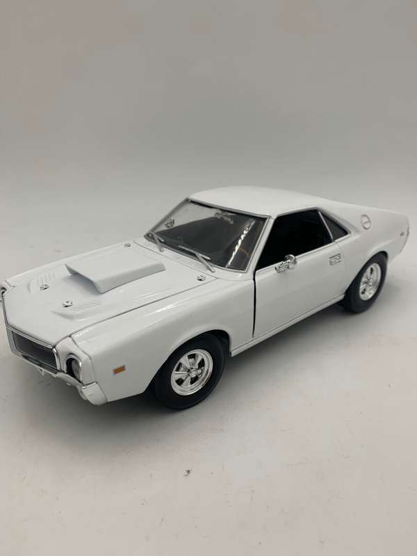 Auto World AMC Die Cast Model Car