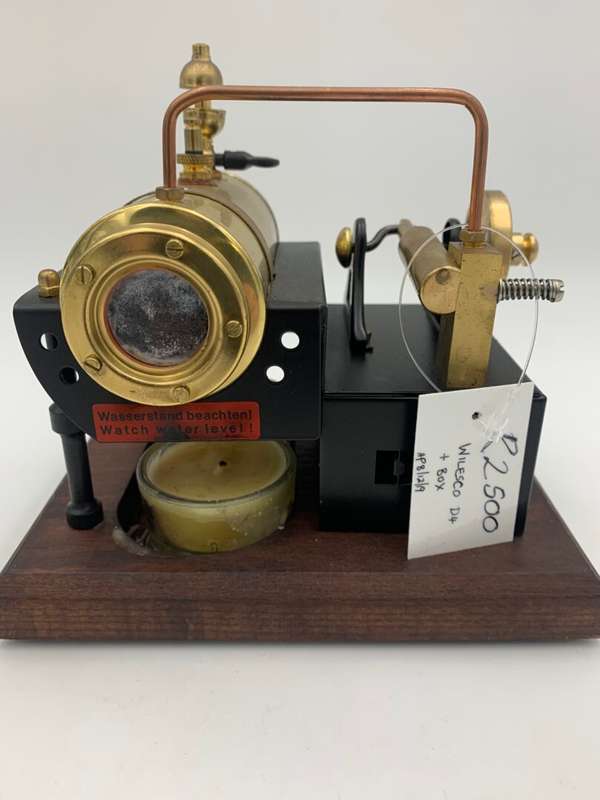 Wilesco D4 Steam Engine with Box