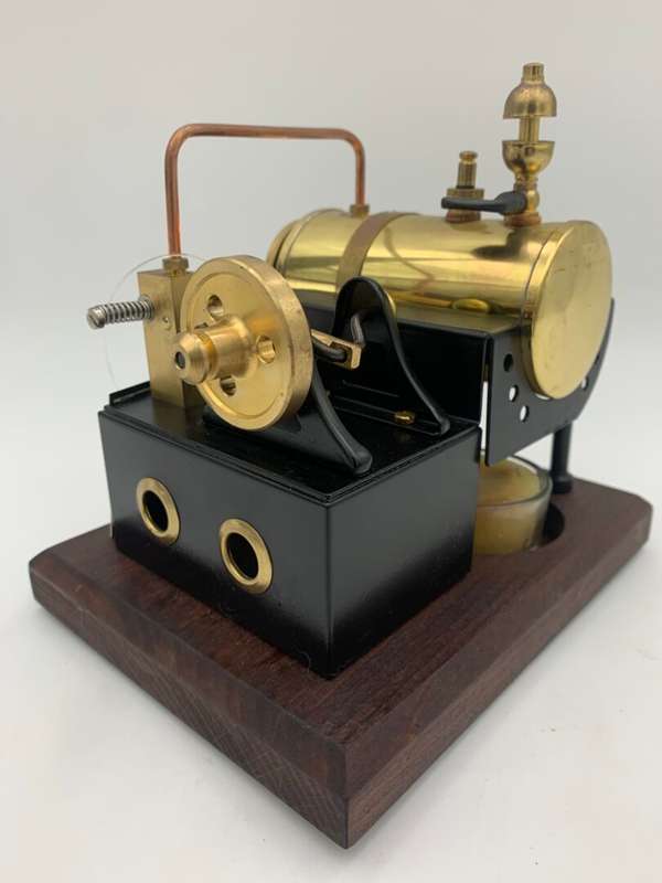 Wilesco D4 Steam Engine with Box