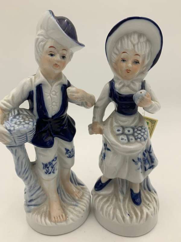 Delft Set of Two Figurines