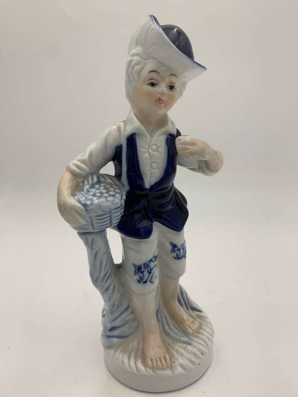 Delft Set of Two Figurines