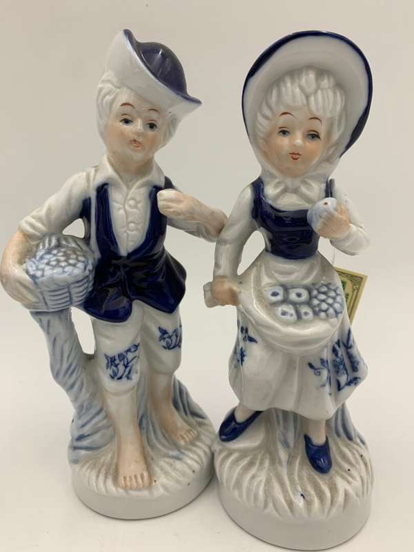 Delft Set of Two Figurines