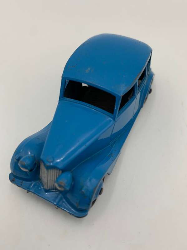 Dinky Toy Triumph 1800 Saloon (1949-54)