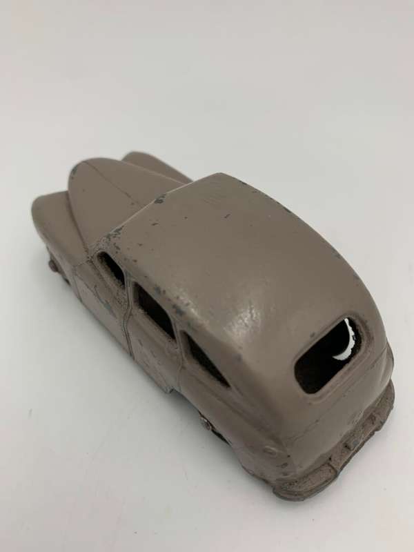 Dinky Toy Standard Vanguard (1948-49)