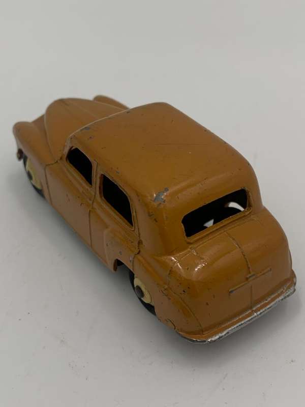 Dinky Toy Hillman Minx 2nd Casting (1951-54)