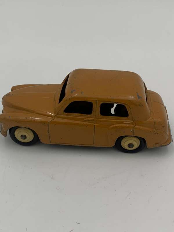 Dinky Toy Hillman Minx 2nd Casting (1951-54)