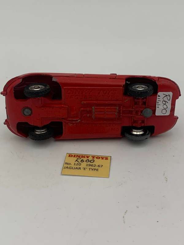 Dinky Toy Jaguar E Type (1962-67)