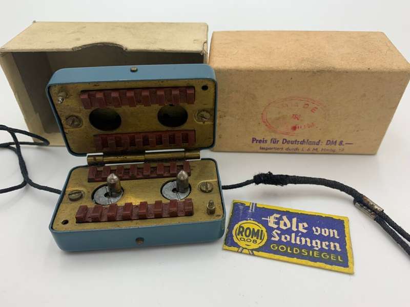 Vintage Siemans Razor Sharpener in Case