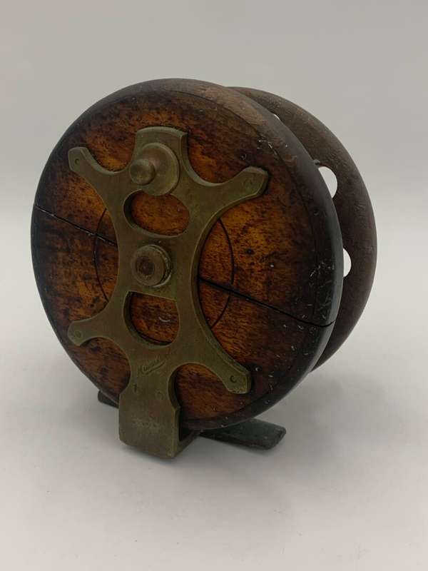 Antique Milwards 5 1/2 Inch Overseas Reel. Centre Pin Frog Back