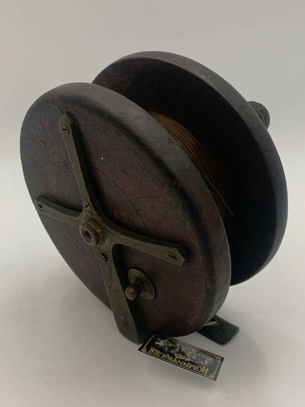 Antique 5 1/2 Inch Fishing Reel. Centre Pin Frog Back