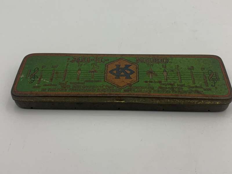 Antique Collectable Record Needles in Tin - All U Need