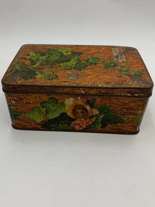 Antique Delft Theehandel Tin