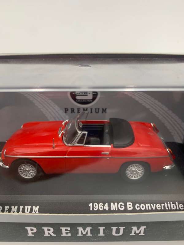 9 Triple Premium MGB 1964 Car in Box