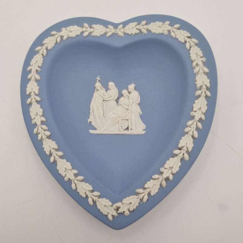 Wedgewood Heart Plate
