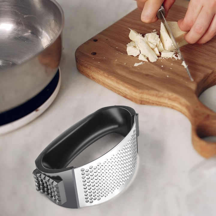 Manual Garlic Crusher Chopper Stainless Steel Garlic Press With Plastic Handle Kitchen Gadgets