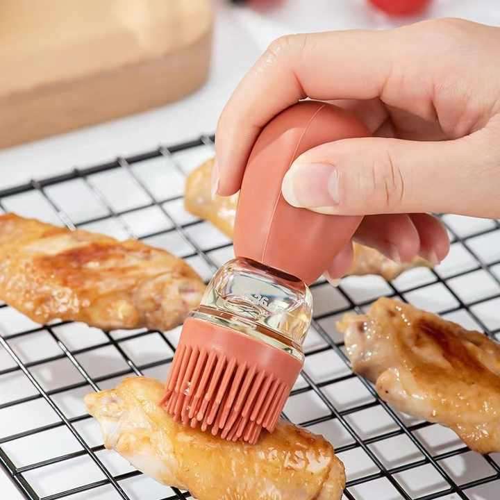 Glass Olive Oil Dispenser Brush 2 in 1 Portable Oil Dispenser Silicone Brush Quantitative Oil Bottle