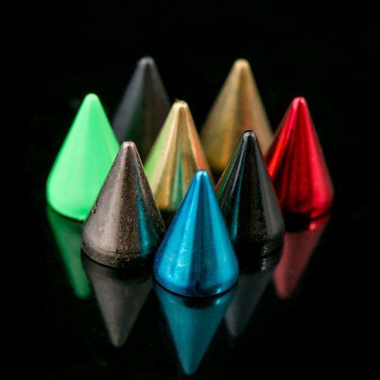 Cone Spikes with Screws - 20pcs