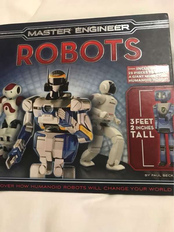 Robots With 19 Pieces to Build a Model of a Humanoid Robot, Master Engineer - Paul Beck