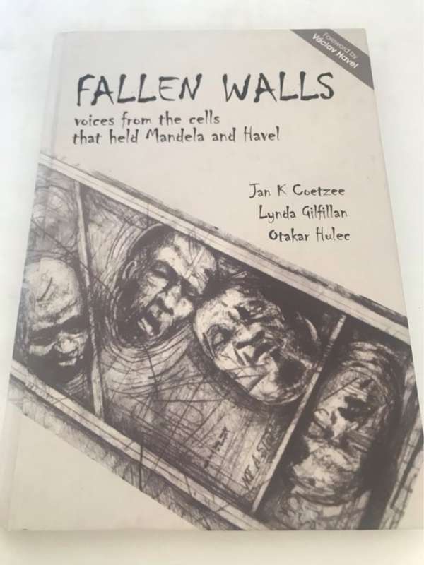 Fallen Walls - Jan Karel Coetzee, Otakar Hulec