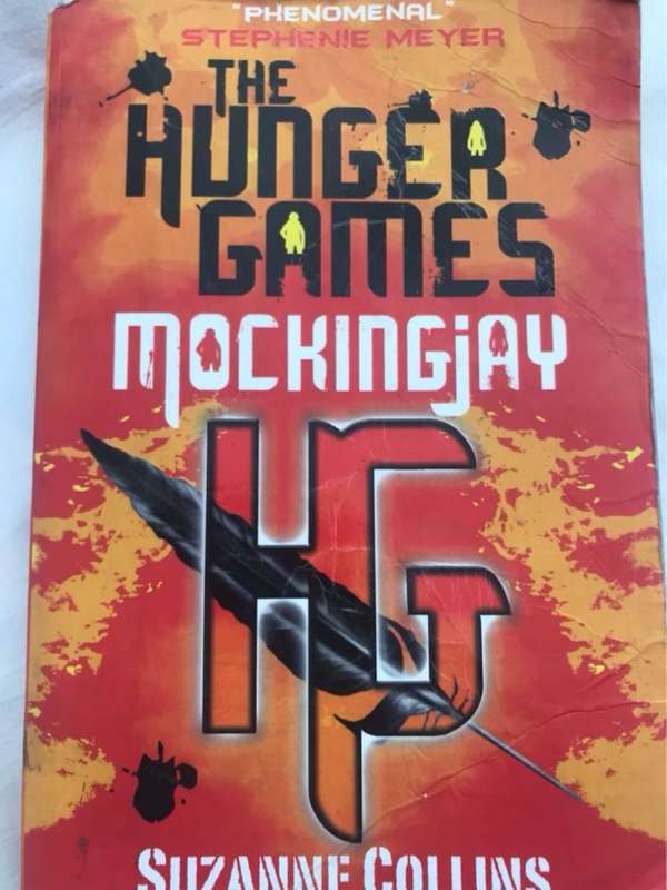 The hunger games - Suzanne Collins