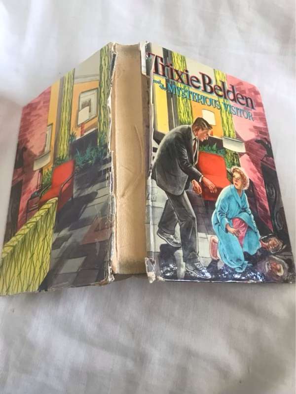 Trixie Belden and the Mysterious Visitor - Julie Campbell