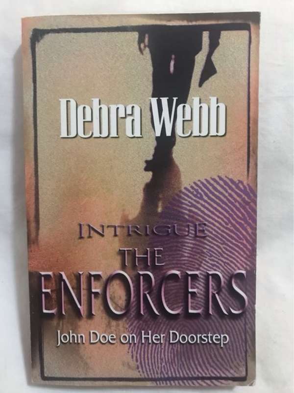 John Doe on Her Doorstep - Debra Webb