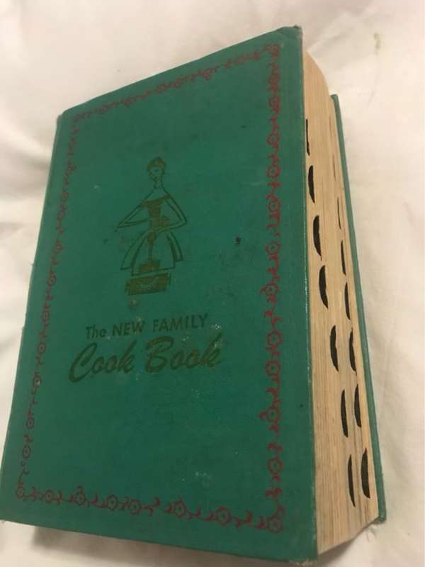 The New Family Cook Book - Ruth Berolzheimet Ed.