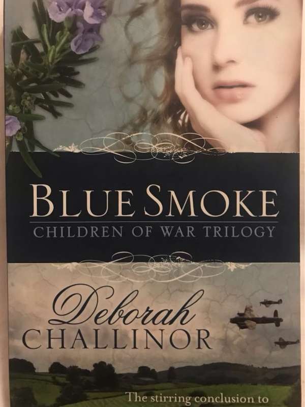 Blue smoke - Deborah Challinor