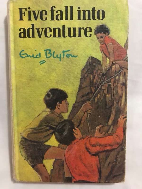 Five Fall into Adventure - Enid Blyton