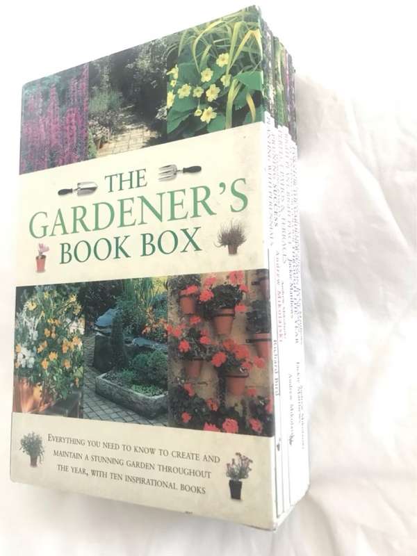 The Gardeners Book Box - Richard Bird, Andrew Mikolajski and Jackie Matthews