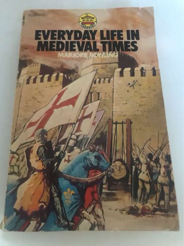 Everyday Life in Medieval Times - Marjorie Rowling