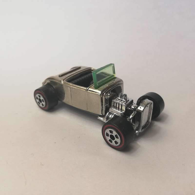 Hot Wheels Slick Rides White Ice Cream Truck - Real Riders