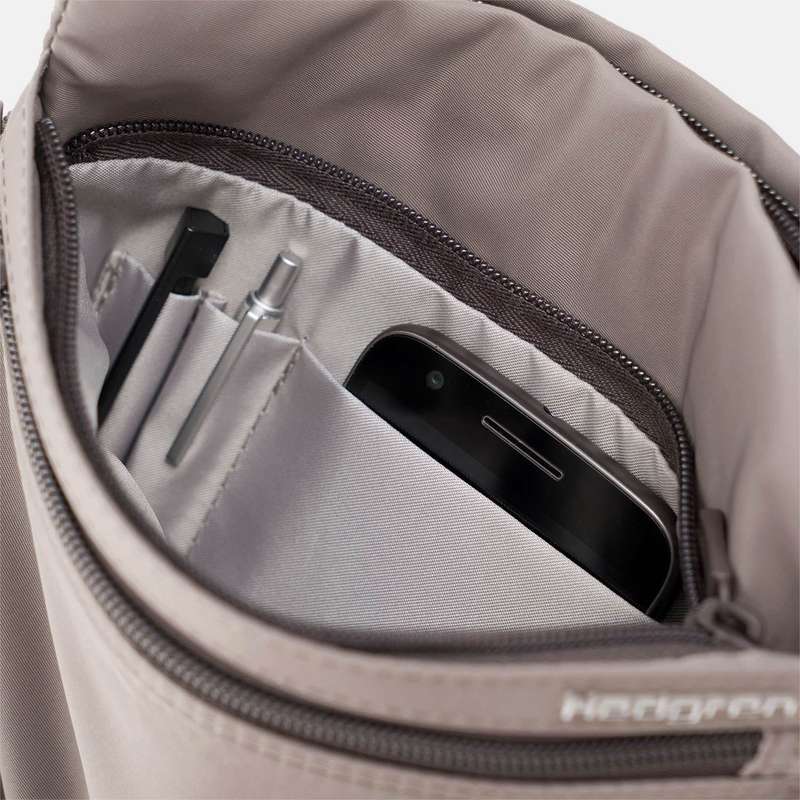 HEDGREN LEONCE Small Vertical Crossover RFID