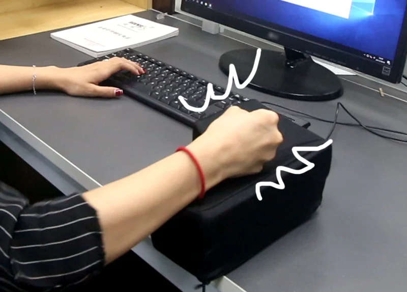 CREATIVE 2 IN 1 USB ENTER KEY BUTTON WITH FORM NAP PILLOW-STRESS RELIEF