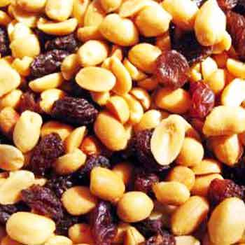 Peanuts with Raisins (Roasted & Salted) Tub (150g)