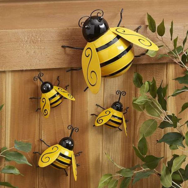 4 Piece Metal Bumble Bee Garden Ornaments