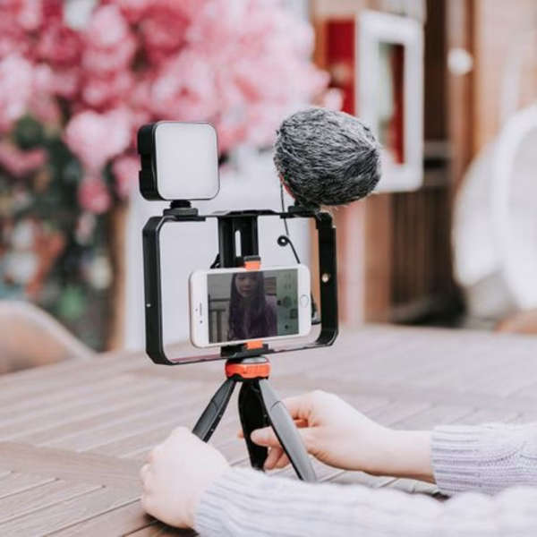 YELANGU Phone Vlogging Kit with Tripod Grip