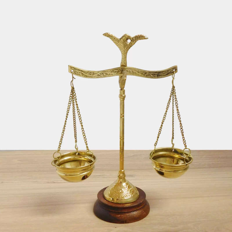 Classic Scale with Wooden Base