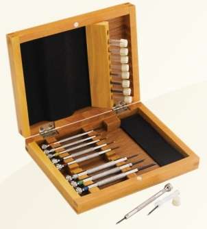 Scatola in legno con 9 giraviti - Wooden box with 9 screwdrivers (RR403)